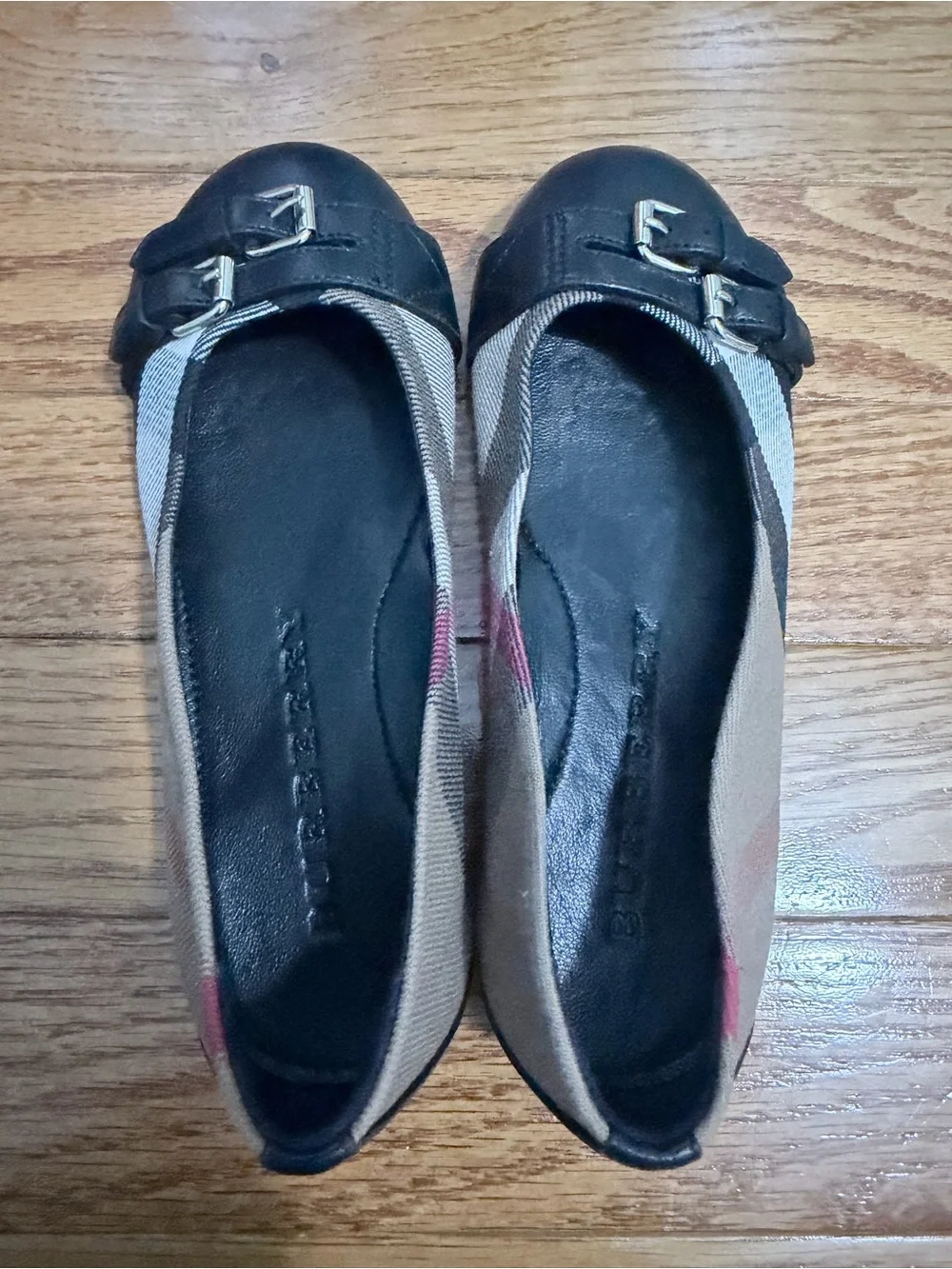 Burberry size EU 29 US 11.5 Beige Check Flats with Black Leather